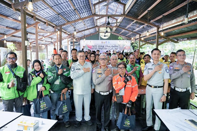 Jasa Raharja dan Korlantas Bekali Ojol Pontianak Edukasi Keselamatan Berkendara